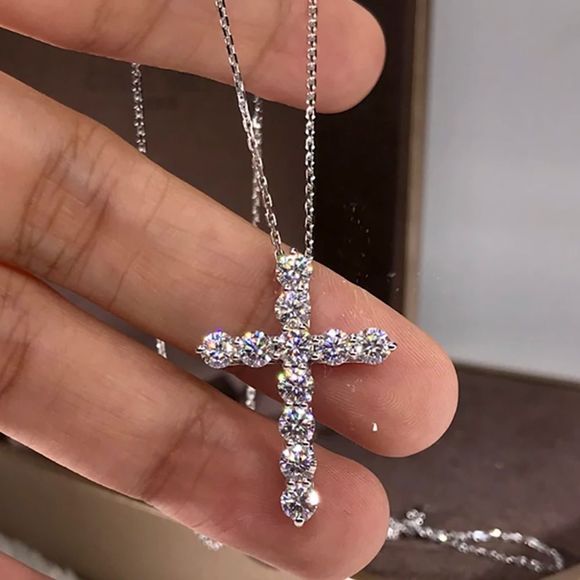 💋Gorgeous Brilliant Cut Zircon Cross Pendant on Silver Chain - Picture 5 of 17
